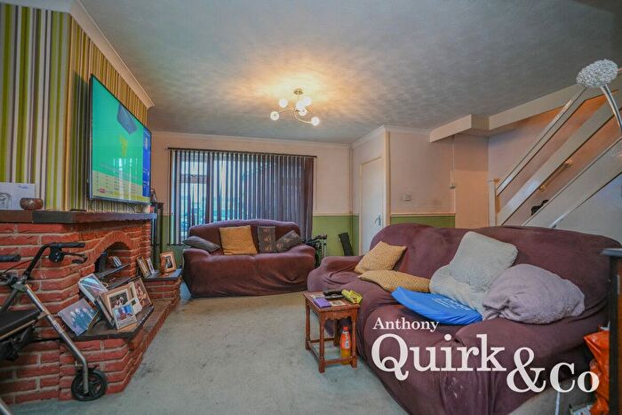3 Bedroom End Of Terrace House For Sale In The Weald, Canvey Island, SS8