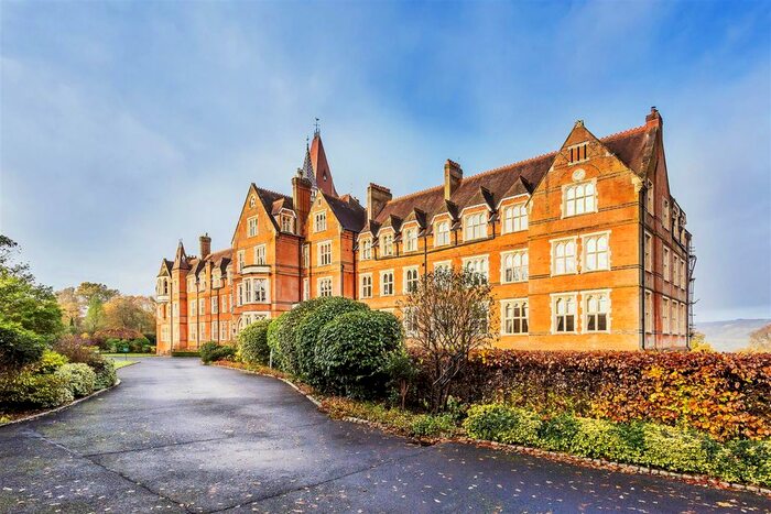 3 Bedroom Flat To Rent In St Michaels, Limpsfield, Oxted, RH8