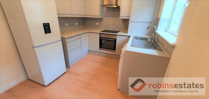 2 Bedroom Flat To Rent In Millrise Road, Mansfield, NG18