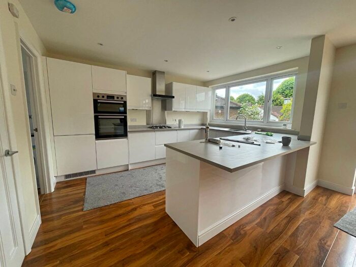 4 Bedroom Semi-Detached House To Rent In Princes Gardens, Acton, London, W3