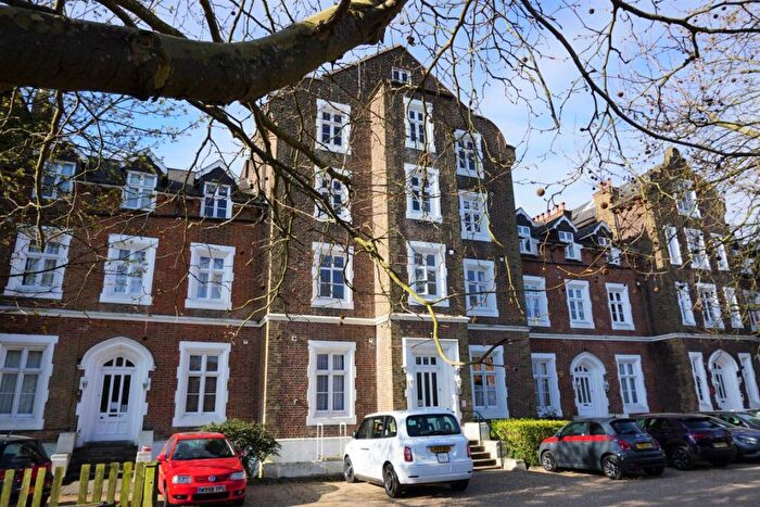 1 Bedroom Flat To Rent In Upton Park, SL1