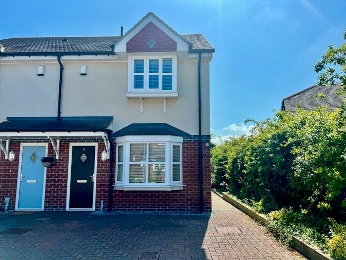 3 Bedroom End Of Terrace House To Rent In Cae'r Llynen, Llandudno Junction, Conwy, LL31