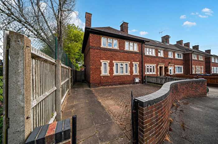 4 Bedroom End Of Terrace House For Sale In Bertie Place, South Oxford, OX1