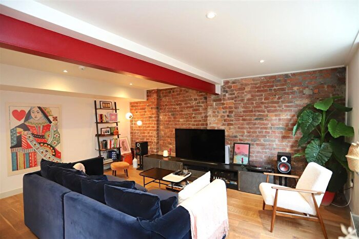 2 Bedroom Flat For Sale In Murrays' Mills, Ancoats, M4