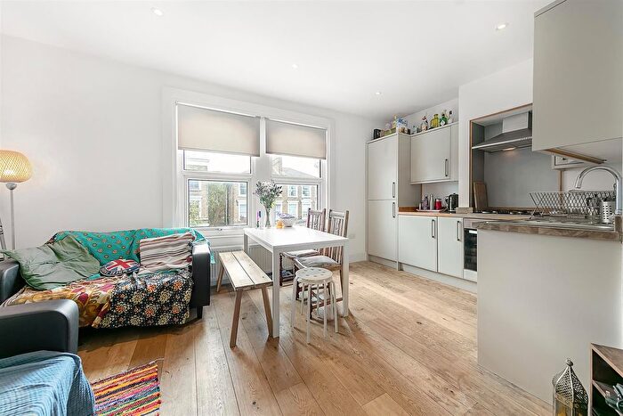 2 Bedroom Flat To Rent In Acre Lane, SW2
