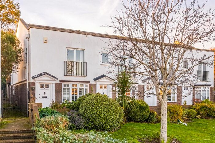 2 Bedroom End Of Terrace House To Rent In Kew Street, Brighton, BN1