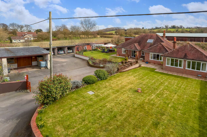 6 Bedroom Detached Bungalow For Sale In Hensting Lane, Owslebury, SO21