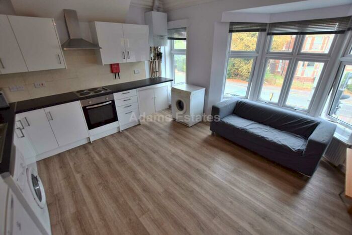 5 Bedroom Flat To Rent In Christchurch Road, Reading, RG2