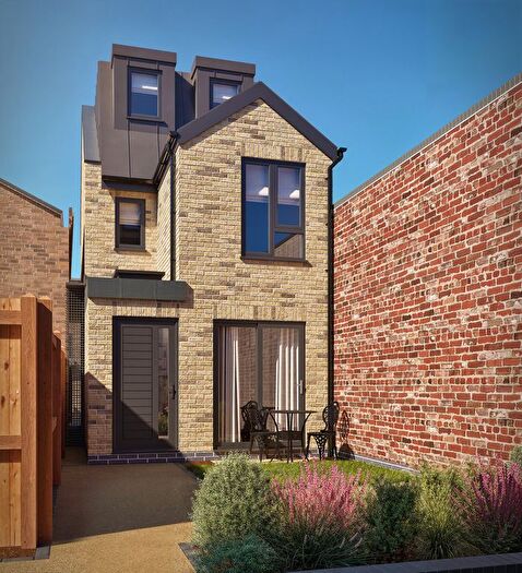 3 Bedroom Mews For Sale In Putney Bridge Road, London, SW18