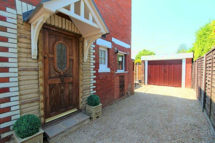 2 Bedroom Flat To Rent In Mays Lane, Fareham, PO14