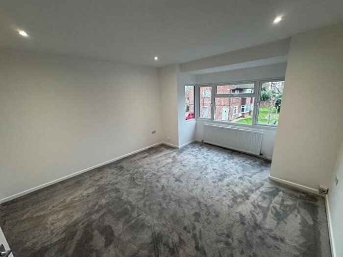 2 Bedroom Flat For Sale In Chestnut Close, West Drayton, UB7
