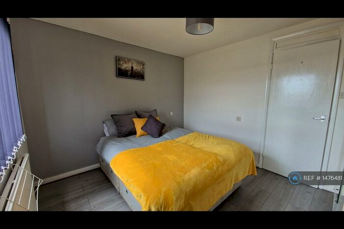 1 Bedroom Flat To Rent In Gower Street, Oldham, OL1