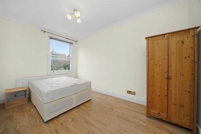 2 Bedroom Flat For Sale In Finchley Road, London, NW3
