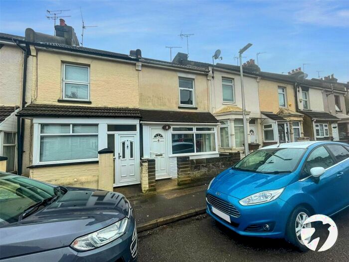 3 Bedroom Terraced House To Rent In Albany Road, Gillingham, Kent, ME7