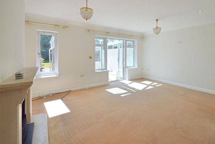 3 Bedroom Terraced House For Sale In Church Road, Haslemere, Surrey, GU27