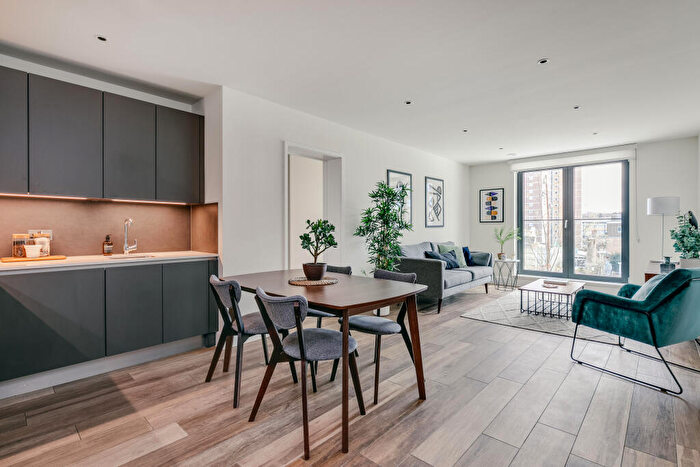 2 Bedroom Apartment To Rent In Collier Point, London, SE8