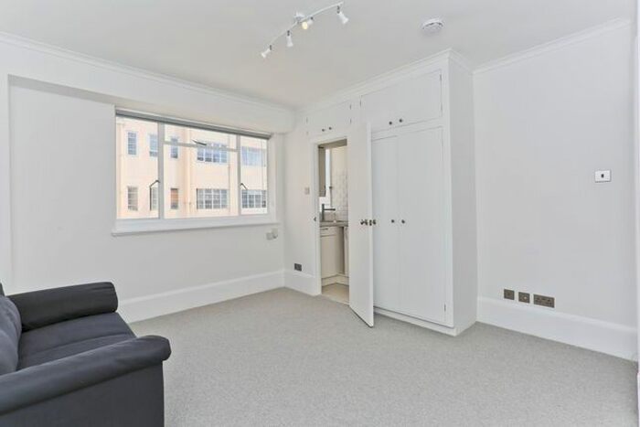 Studio To Rent In Sloane Avenue, London, SW3