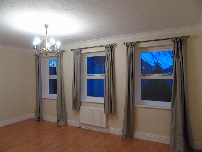 4 Bedroom Terraced House To Rent In Pipit Walk, Watermead, Aylesbury, HP19