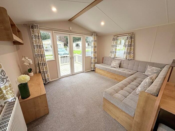 2 Bedroom Park Home For Sale In Breydon Water Holiday Park, NR31