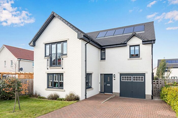 4 Bedroom Detached House For Sale In Turnpike Road, East Calder, EH53