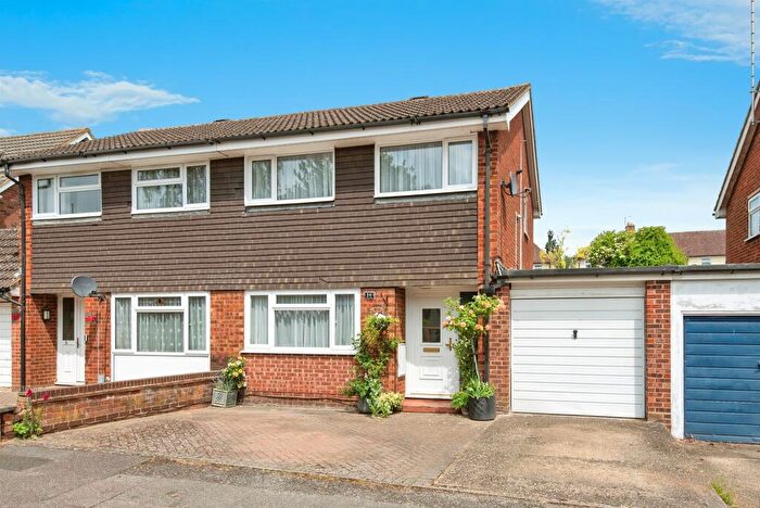 3 Bedroom Semi-Detached House For Sale In Folly Close, Hitchin, SG4
