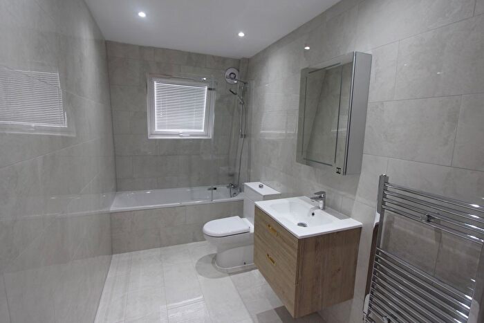 1 Bedroom Flat To Rent In Boxtree Road, Harrow, Weald, HA3