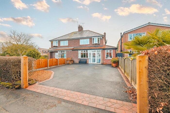4 Bedroom Semi-Detached House For Sale In Hooton Road, Willaston, Neston, Cheshire, CH64