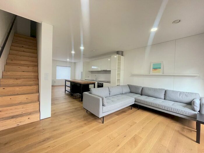 2 Bedroom Terraced House To Rent In Springfield Lane, Salford, M3