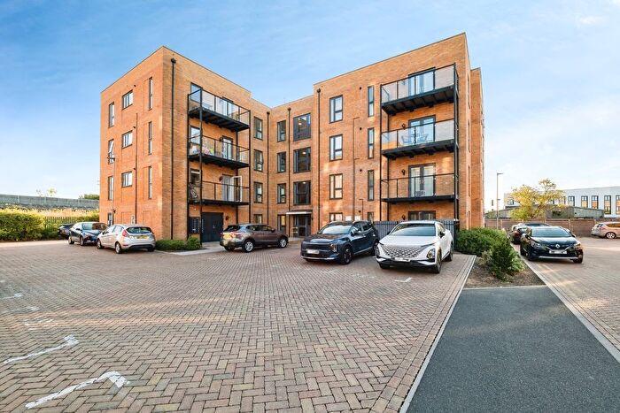 2 Bedroom Flat For Sale In Lance Street, Rainham, Essex, RM13