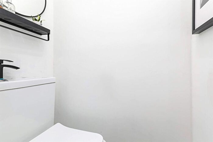 3 Bedroom Terraced House For Sale In Macbeth, East Kilbride, Glasgow, South Lanarkshire, G74