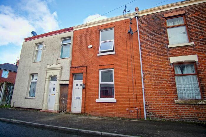2 Bedroom End Of Terrace House To Rent In Calverley Street, Preston, PR1