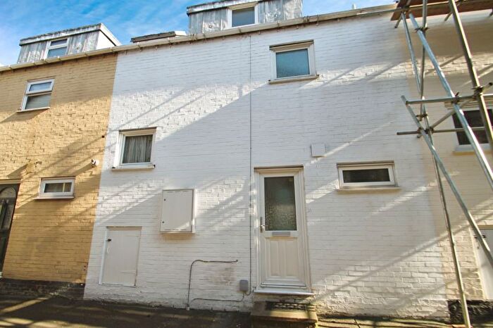 4 Bedroom Terraced House To Rent In Manor Gate, Northolt, UB5