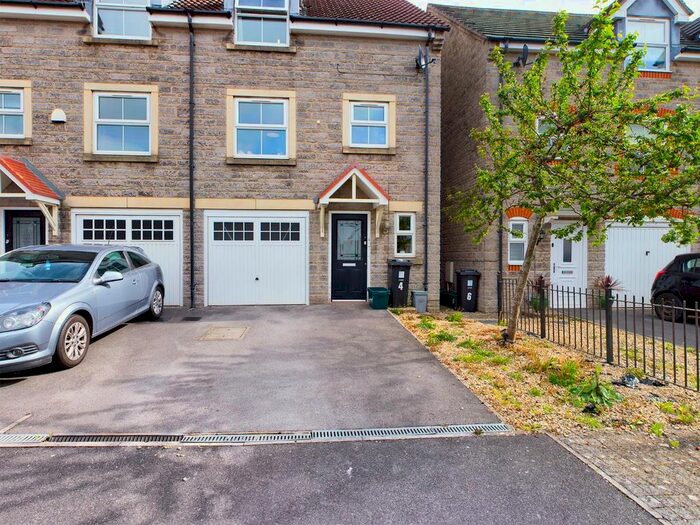 3 Bedroom End Of Terrace House To Rent In Barter Close, Kingswood, Bristol, BS15