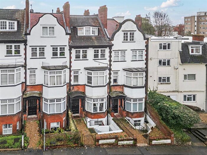 2 Bedroom Apartment For Sale In Christchurch Road, Bournemouth, BH1