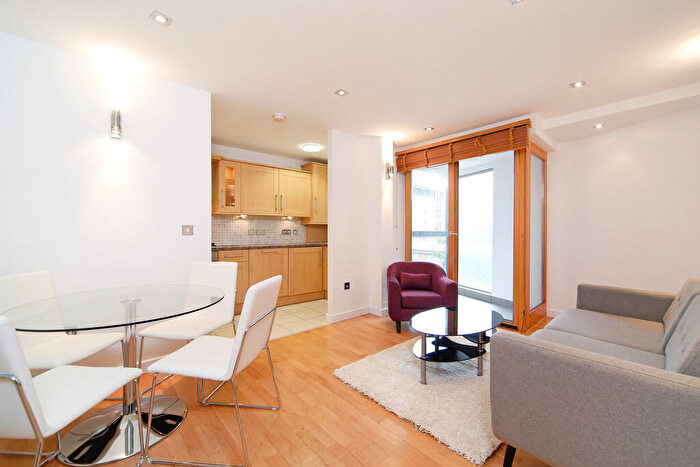 2 Bedroom Apartment To Rent In Tribeca Apartments, Heneage Street, Spitalfields, London, E1