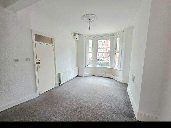 1 Bedroom Flat To Rent In Heigham Road, London, E6