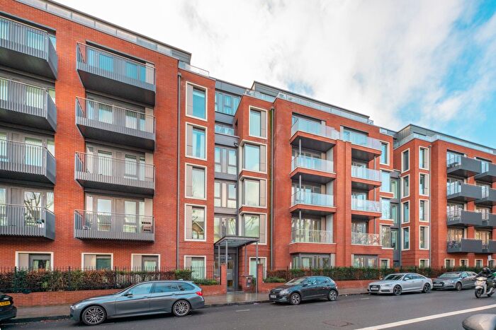 2 Bedroom Flat For Sale In Glenthorne Road, London, W6