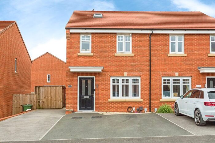 3 Bedroom Semi-Detached House For Sale In Aspen Mews, Stanley, Wakefield, WF3