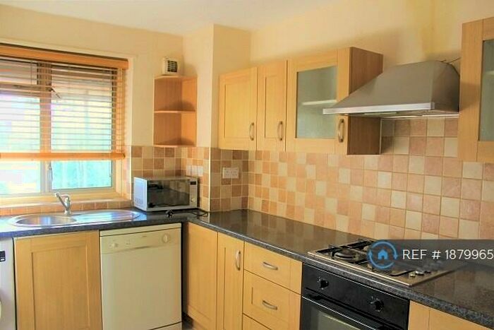 2 Bedroom Flat To Rent In Mansfield Heights, London, N2