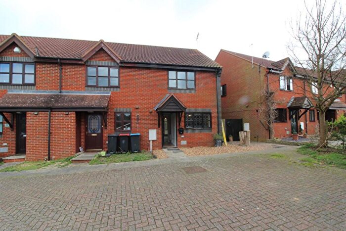 3 Bedroom Semi-Detached House To Rent In Deacon Place, Middleton, Milton Keynes, MK10