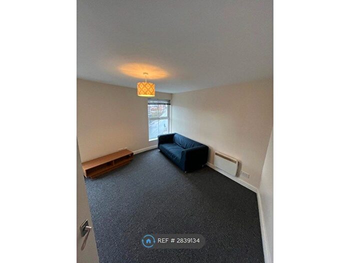 2 Bedroom Flat To Rent In Deansgate, Bolton, BL1