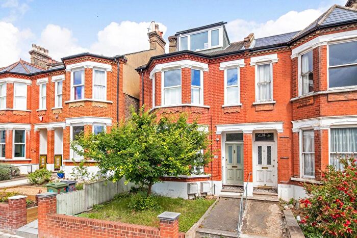 2 Bedroom Flat For Sale In St. Julians Farm Road, West Norwood, London, SE27