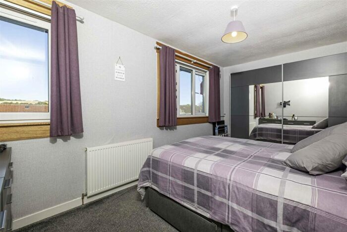 3 Bedroom Terraced House For Sale In Lewis Terrace, Dundee, DD4