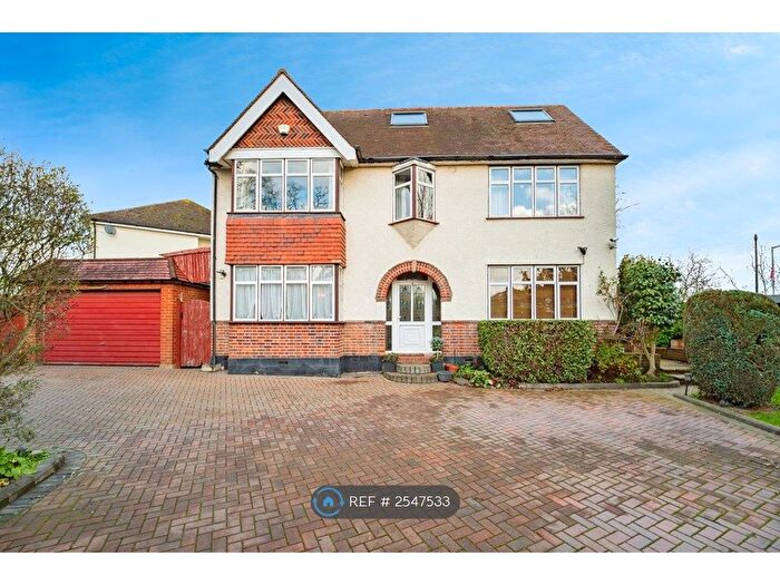4 Bedroom Detached House To Rent In Love Lane, Iver, SL0