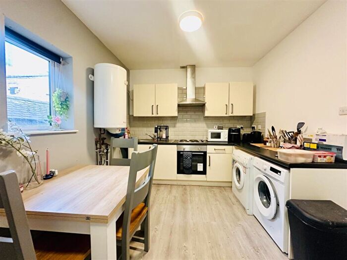 3 Bedroom Flat To Rent In Hockley Buildings, Nottingham, NG1