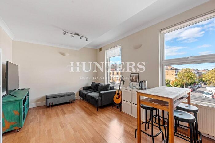 2 Bedroom Flat To Rent In Evering Road, London, N16