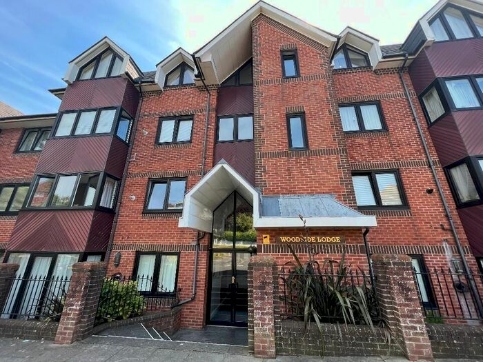 2 Bedroom Flat To Rent In Tivoli Crescent, Brighton, East Sussex, BN1