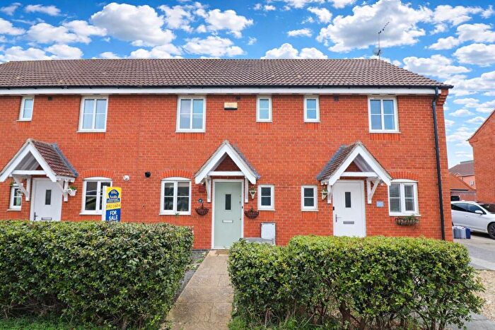 2 Bedroom Terraced House For Sale In Hollowell Close, Rushden, NN10