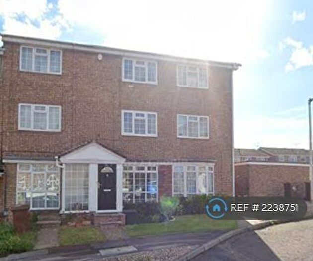 4 Bedroom Terraced House To Rent In Wheatcroft Grove, Rainham Kent - Gillingham, ME8