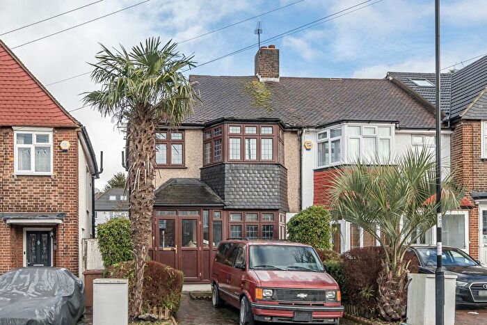 4 Bedroom End Of Terrace House For Sale In Bosbury Road, London, SE6